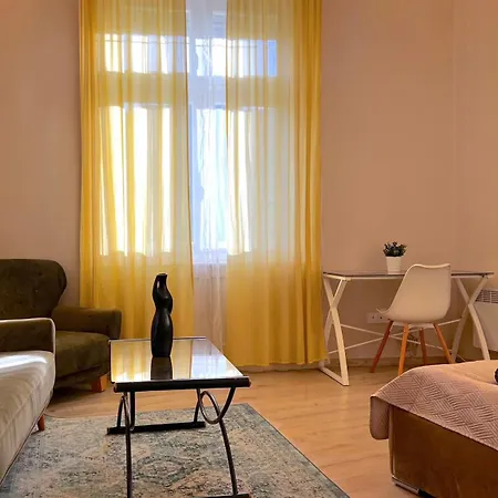 B112 By Small Apartamento