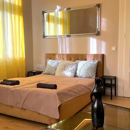 B112 By Small Apartment *