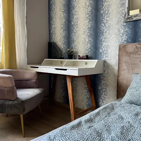 B112 By Small Apartament